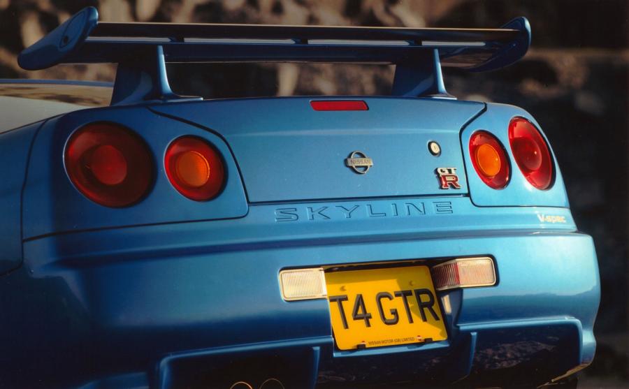  Nissan Skyline GT-R 2002 года  (фото 7 из 15)